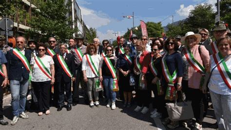 In Mille Gli Alpini Biellesi Alladunata Nazionale Accompagnati Da