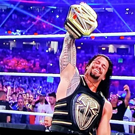 Roman Reigns WWE World Heavyweight Champion | Roman reigns, Wwe world ...