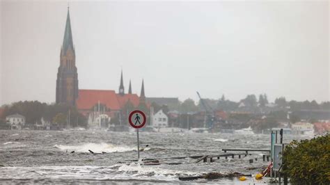 Sturmflut an der Ostsee Schäden in Millionenhöhe