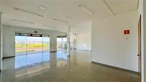 Sala comercial ampla banheiro no Loteamento Vendrame Espaço 3