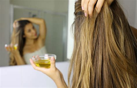 Know The Right Way Of Oiling Your Hair Alyuva