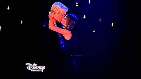 Austin And Ally Duets And Destinys Auslly Kiss In Slow Motion Youtube