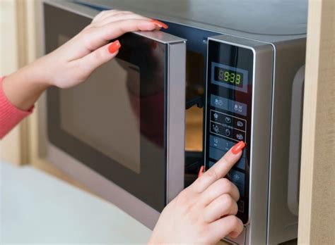 Kelebihan dan Kekurangan Microwave : Lengkap | Empat Pilar