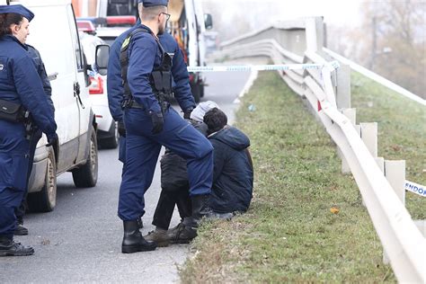 Helyszíni fotók Rengeteg a rendőr a Nagykőrösi úton Videó Metropol