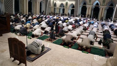 Niat Sholat Tarawih Dan Witir Lengkap Dengan Bacaan Doa Kamilin