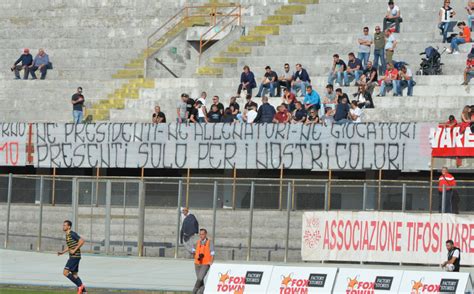 Gli Ultras Del Varese Contro Tutti Foto Varesesport