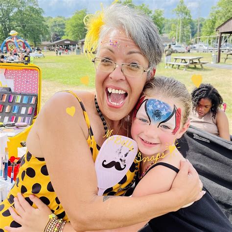 Ms Bella Snaps Face Paints