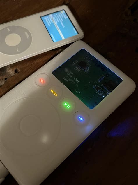 iPod Classic 3rd Gen Button LED Colour mod : ipod