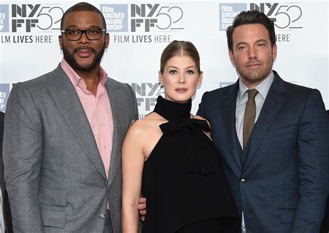 Watch The Gone Girl Cast Talk About Singing Tunes On Set