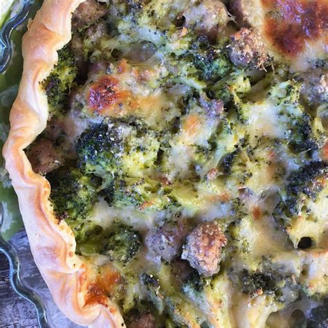 Torta Salata Con Broccoli Salsiccia E Scamorza