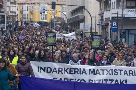 En Imágenes Gasteiz Sale A La Calle Contra La Violencia Machista