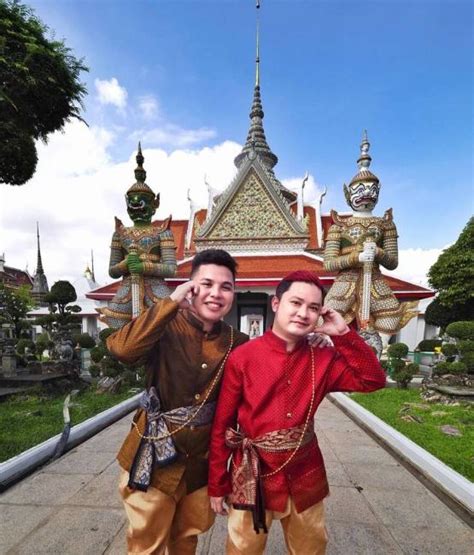 Thai Costume Experience With Photo Tour At Wat Arun Temple Of Dawn