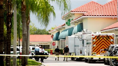 Royal Palm Beach Publix Shooting 2 Dead After Shooting At A Publix In