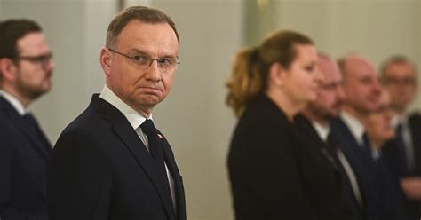 Duda Uciera Nosa Kaczy Skiemu Pis Boi Si E Poprze Mentzena