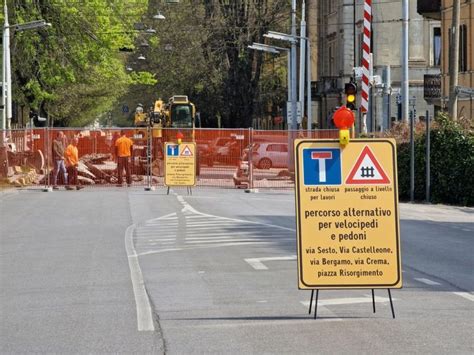 Cremona Sera Iniziati I Lavori Al Passaggio A Livello Di Via