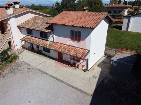 Vendita Villa a schiera in via Volontari della Libertà 34 Terzo d