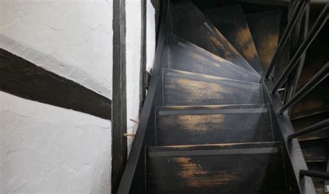 3,100+ Dark Wood Stairs Stock Photos, Pictures & Royalty-Free Images ...