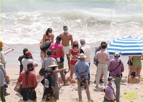 Steven Spielberg Films A Beach Scene For The Fabelmans With Newcomer