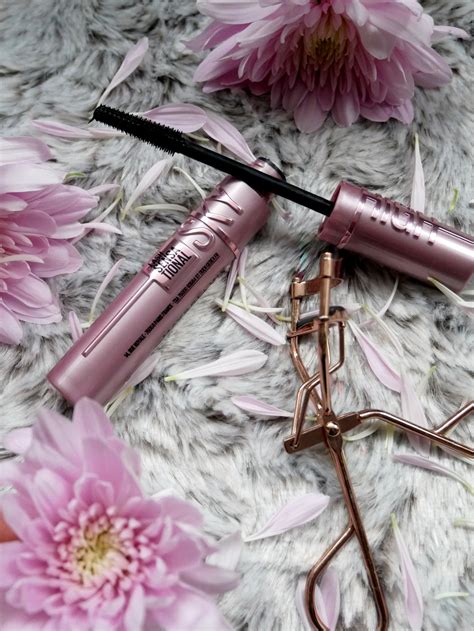 Maybelline Sky High Mascara Review - Class & Glitter