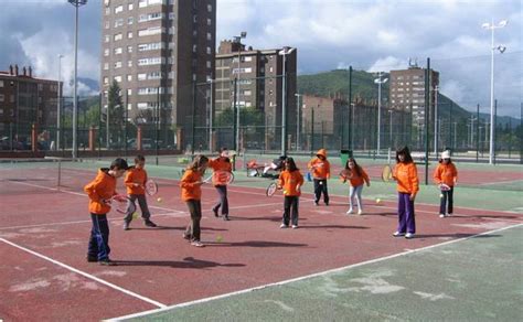 La Escuela Municipal de Tenis y Pádel de Ponferrada abre el plazo de