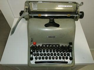 Maquina De Escribir Hispano Olivetti Lexicon 80 En France Clasf Loisirs