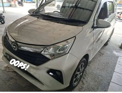 Daihatsu Sigra R Mobil Bekas