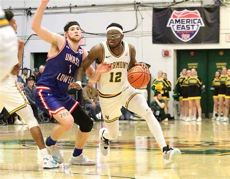 Vermont Men S Basketball Tops Umass Lowell In America East Final