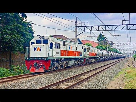 ADA APA NIH 3 KERETA API DARI JOGJA DITARIK 2 LOKOMOTIF SEKALIGUS