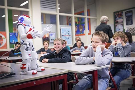 Robots In Het Onderwijs Moeten Leraren Zich Zorgen Maken Onderwijs