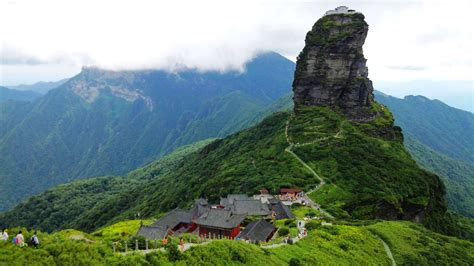 你可知道武陵山有个绝世仅有梵净山金顶远望像只巨大的惊叹号 金顶 梵净山 惊叹号 新浪新闻