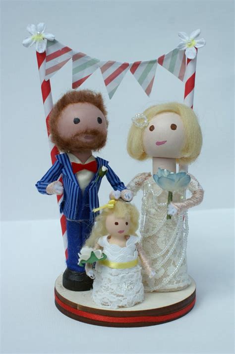 Handmade Customized Bride And Groom Wooden Peg Doll Wedding Cake