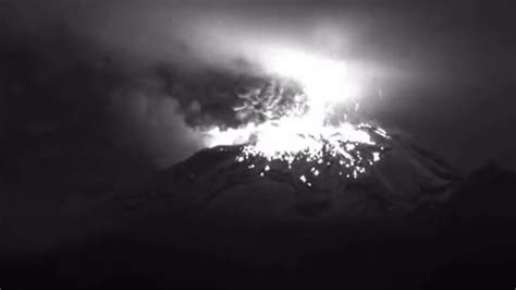 Volc N Popocat Petl Registra Fuerte Explosi N Esta Noche