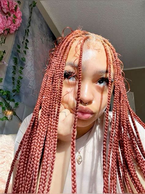 𝐏𝐑𝐄𝐓𝐓𝐘𝐁𝐋𝐔𝐍𝐓𝐙 In 2024 Hair Twist Styles Pretty Braided Hairstyles