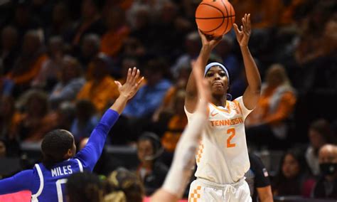 Lady Vols basketball earns comeback win over Kentucky