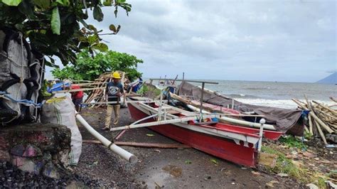 Cuaca Ekstrem Sejumlah Nelayan Di Manado Sulawesi Utara Ngaku Tak