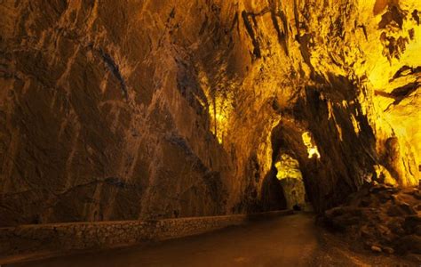 Foto Cuevas Del Agua Asturias Pueblos Perdidos En España Que