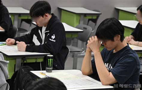 오늘 ‘의대 증원 확정 후 첫 수능 모의평가n수생 역대 최다 헤럴드경제