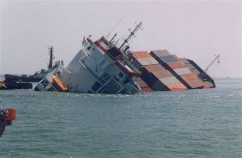 Damn Fresh Pics Container Ships Fails