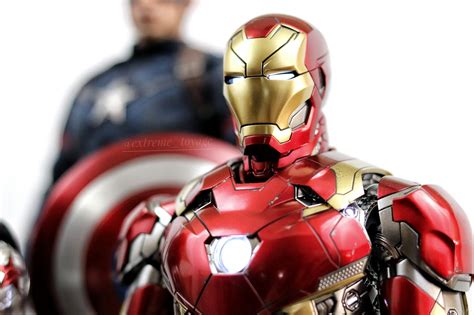 Hot Toys MMS D CA Civil War Iron Man Mark XLVI Collectible Figure Page