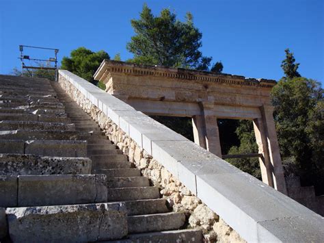 Tour to the ancient theater of Epidaurus - The Hiking Experience