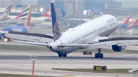 4K NEAR TAIL STRIKE United Boeing 757 300 At O Hare Airport YouTube