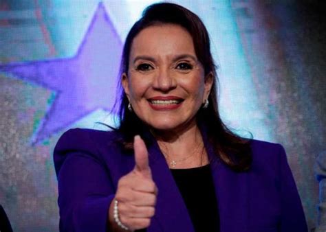 Presidenta De Honduras Llega Nueva York Para Participar En La Asamblea