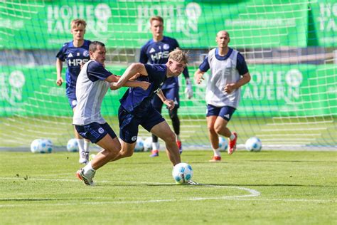 FC Schalke 04 Nächster Schock im Trainingslager Sorge um S04 Star