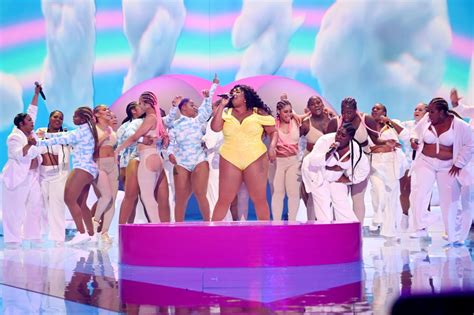 Lizzo 2019 MTV VMAs Performance Video | POPSUGAR Entertainment Photo 24