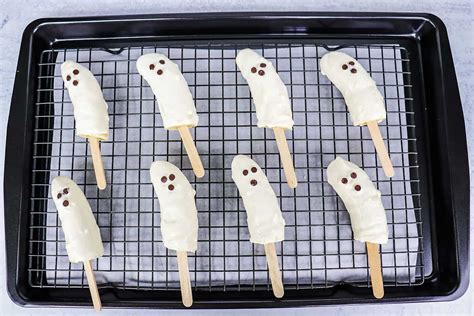 3 Ingredient Halloween Ghost Pops - EazyGrub