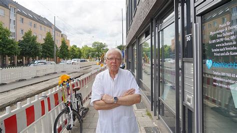 Radweg An Der Agnes Bernauer Stra E Parkplatz Rger Vor Physiopraxis