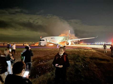 日本航空飞机在日本与另一架飞机相撞后起火 Aeroflap