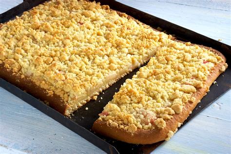 Impossible Rhubarb Streusel Pie made with Bisquick - Foodie Lovers Club