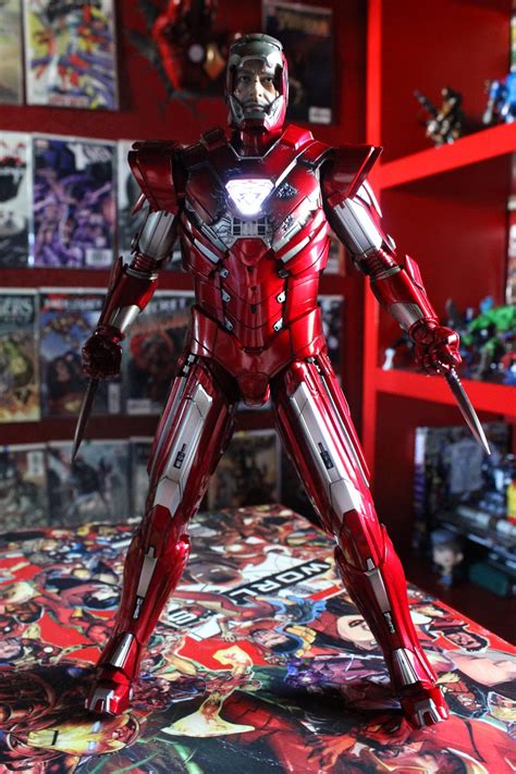 Masterless Hot Toy Iron Man Silver Centurion Mark XXXIII