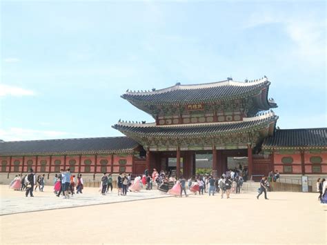 Gyeongbokgung Palace Entrance - SavingsPinay